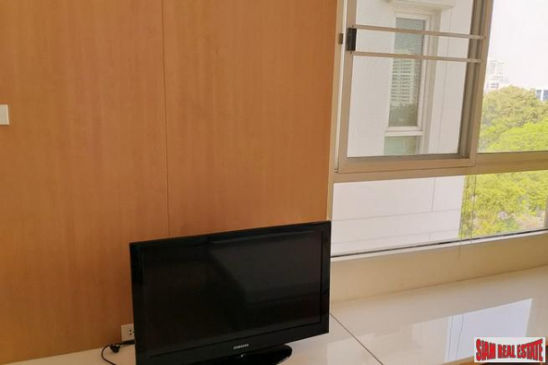 Spacious Three Bedroom Condo in a Conveniently Located Low Rise Building, Ekkamai-5