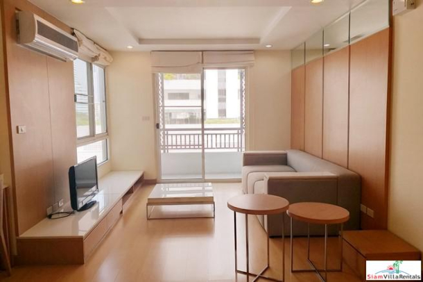 Contemporary Three Bedroom Condo in a Conveniently Located Low Rise Building, Ekkamai-15