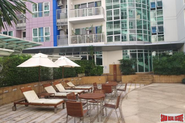 Large Two Bedroom Condo with a Pool View in Ekkamai-7