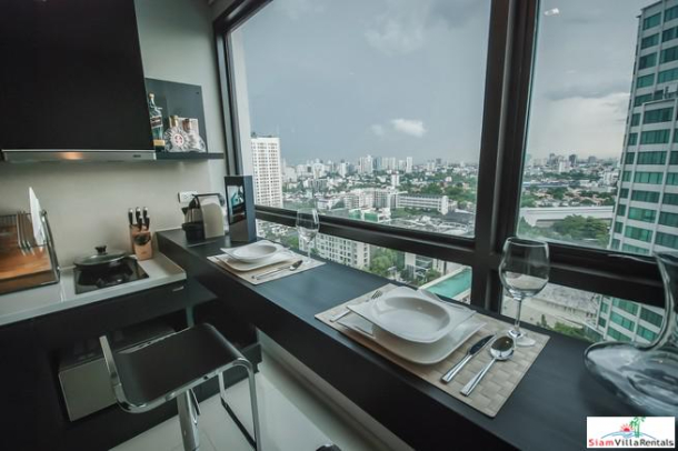 Rhythm Sukhumvit 44/1 | Spectacular City Views from this One Bedroom Condo in Phra Khanong-1