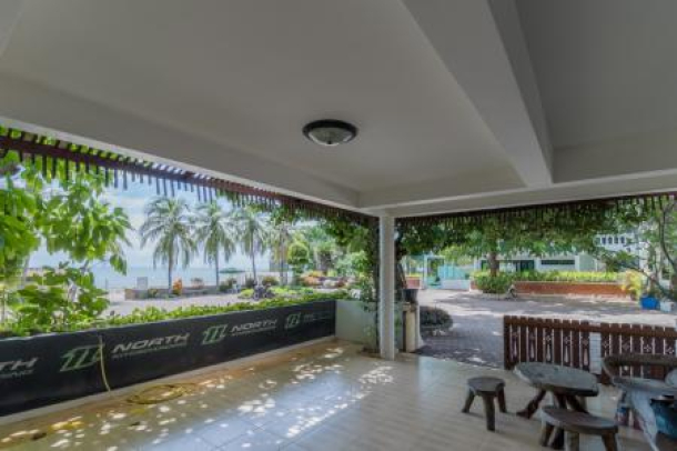 Best Location Beachfront Townhouse with Fantastic Sea Views-4