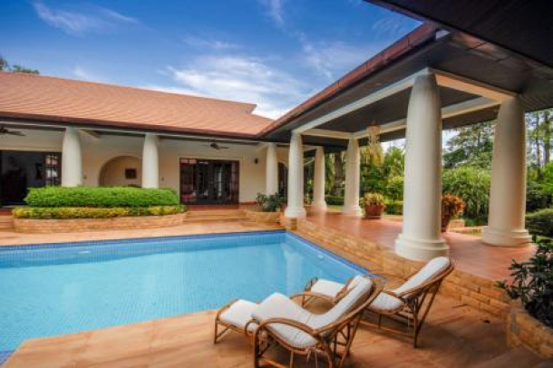 WHITE LOTUS 2 : IMMACULATE 5 BED POOL VILLA NEAR TOWN AND BEACHES-10