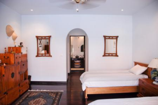 WHITE LOTUS 2 : IMMACULATE 5 BED POOL VILLA NEAR TOWN AND BEACHES-28
