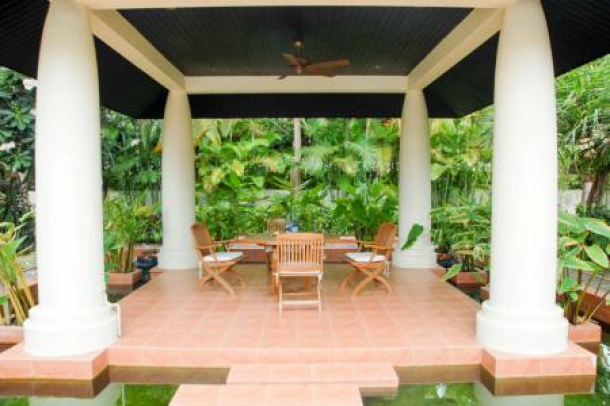 WHITE LOTUS 2 : IMMACULATE 5 BED POOL VILLA NEAR TOWN AND BEACHES-30