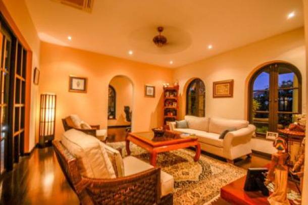 WHITE LOTUS 2 : IMMACULATE 5 BED POOL VILLA NEAR TOWN AND BEACHES-4