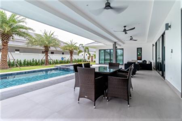 THE CLOUDS: Luxury 3 Bed Pool Villa-4