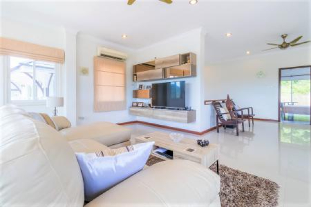 THE HEIGHTS 2: 2 Storey Pool Villa with clear Panoramic Views of the Sea and Mountains-18