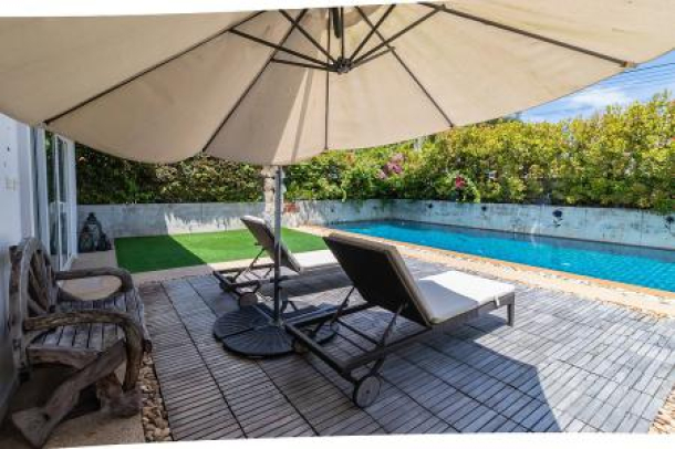 Luxury 3 Bed Pool Villa Close to Town-24