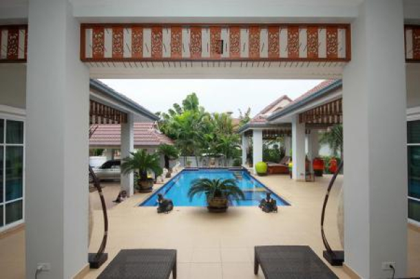 SMART HOUSE RESORT: 4 Bed Pool Villa-2
