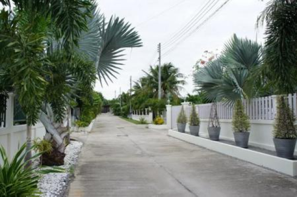 EMERALD SCENERY: Well Construction 3 Bed Pool Villa-29