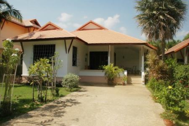 3 Bed Villa in Khao Takiab: Only few minutes walk to the beach-1