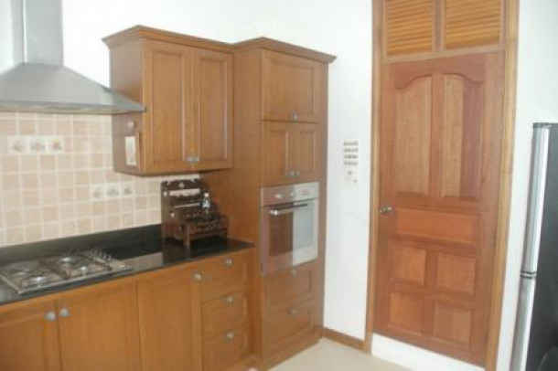 3 Bed Villa in Khao Takiab: Only few minutes walk to the beach-7