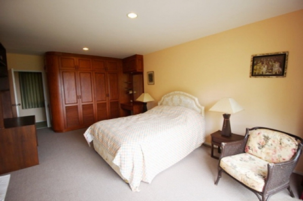Good Quality 3 Bed Condo-16