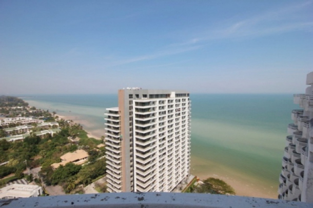 Penthouse 1 Bed Beachfront Condo with Sea View-13