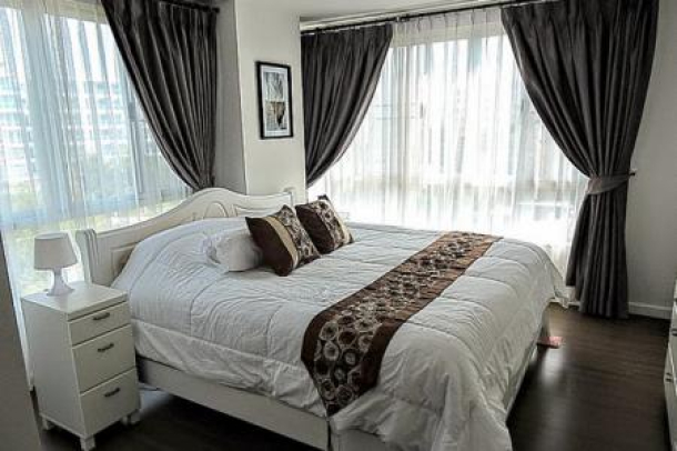 Bargain Price 2 Bed Condo in Great Location-9