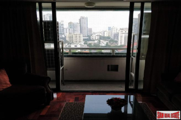 Las Colinas | Exceptional 2 Bed Condo at Asoke, only 150 metres to BTS/MRT-10