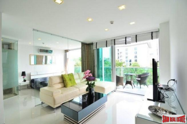 2 Bedroom 2 Bathroom Neo-Modern Residence With Convenient Beach Access, Pattaya-1