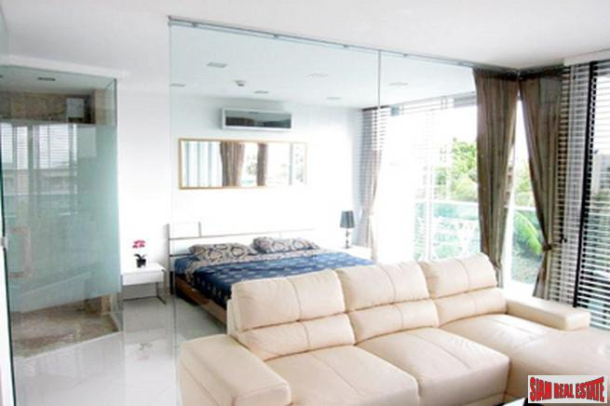 2 Bedroom 2 Bathroom Neo-Modern Residence With Convenient Beach Access, Pattaya-12
