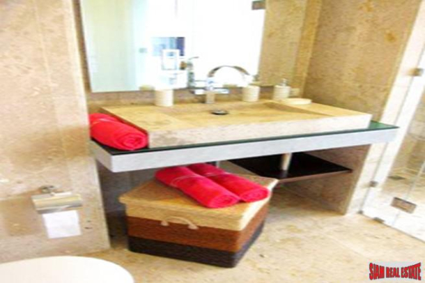 2 Bedroom 2 Bathroom Neo-Modern Residence With Convenient Beach Access, Pattaya-14