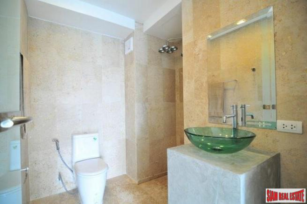 2 Bedroom 2 Bathroom Neo-Modern Residence With Convenient Beach Access, Pattaya-8
