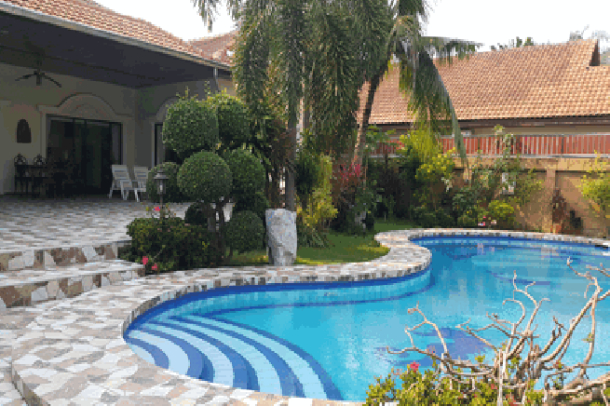 Stunning 3 bedroom pool villa for rent near Jomtien beach- Jomtien-1