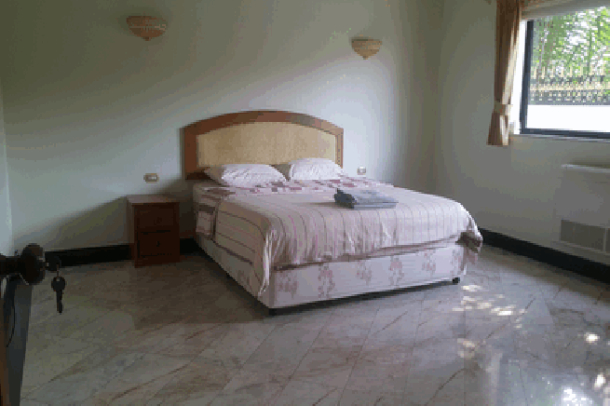 Stunning 3 bedroom pool villa for rent near Jomtien beach- Jomtien-9