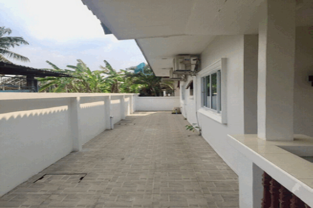 3 bedroom house for sale  with tenant of 2 years contract - Na jomtien-20