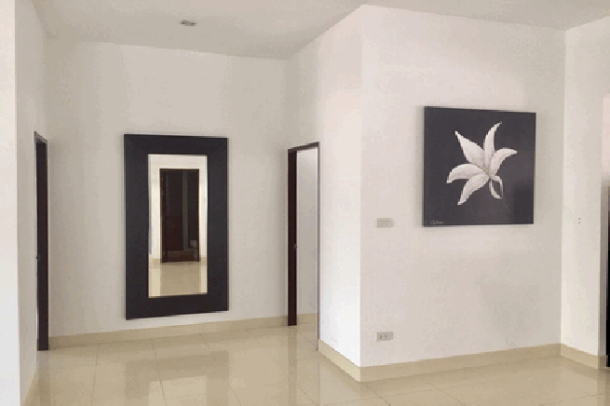 3 bedroom house for sale  with tenant of 2 years contract - Na jomtien-9