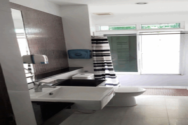 Beautiful 5 bedrooms house with big garden for sale - East Pattaya-10