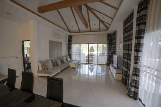 Beautiful 3 bedroom pool villa house for sale Baan Amphur - Na jomtien-13