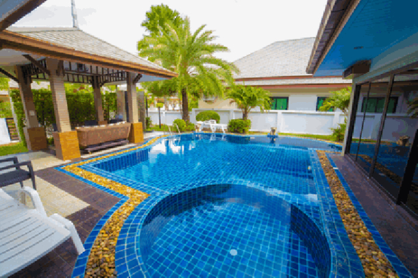 Beautiful 3 bedroom pool villa house for sale Baan Amphur - Na jomtien-17