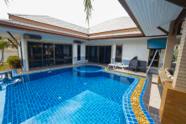 Beautiful 3 bedroom pool villa house for sale Baan Amphur - Na jomtien-19