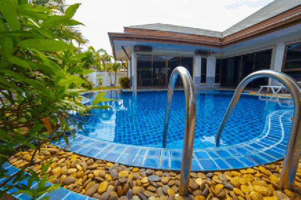 Beautiful 3 bedroom pool villa house for sale Baan Amphur - Na jomtien-20