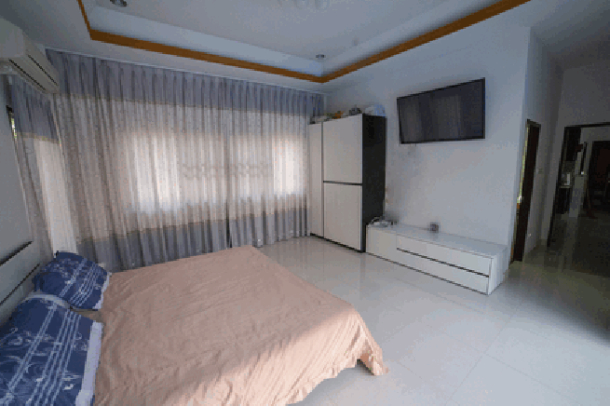 Beautiful 3 bedroom pool villa house for sale Baan Amphur - Na jomtien-3