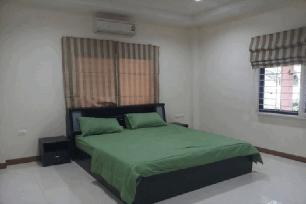 Stunning 3 bedroom in a nice development for sale - East Pattaya-10