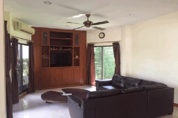 Stunning 3 bedroom in a nice development for rent - East Pattaya-17