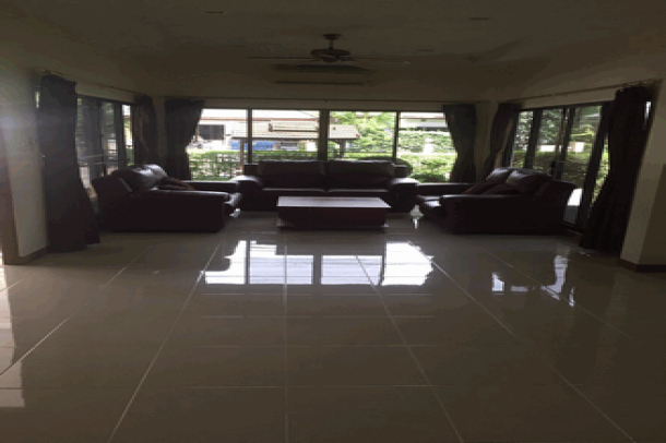 Stunning 3 bedroom in a nice development for rent - East Pattaya-19