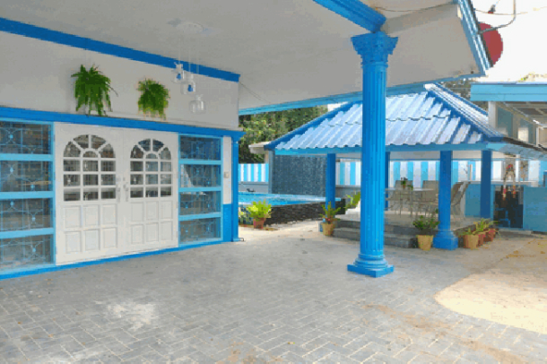 3 bedroom Pool villa house near beach for short term and long term rental -Jomtien-9