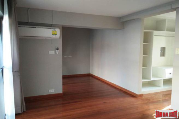 Large Four Storey House Suitable for Living and Office Space in Phrom Phong-19