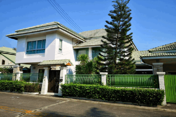 Large 2 storey 4 bedroom house for rent - Soi siam country club-1