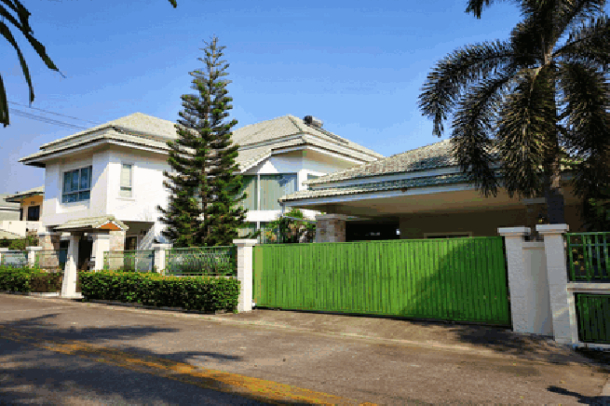 Large 2 storey 4 bedroom house for rent - Soi siam country club-10