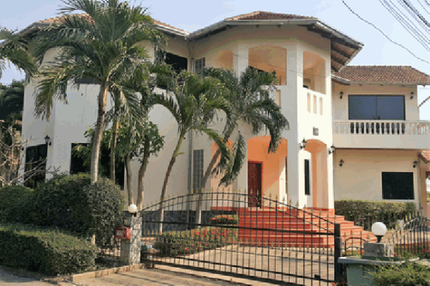 Large beautiful pool villa with 5 bedroom for rent - Nong krabok-1