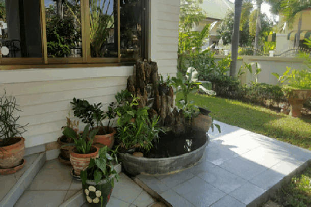 Nice 3 bedroom house at the East Pattaya for sale - Nong Plalai-10