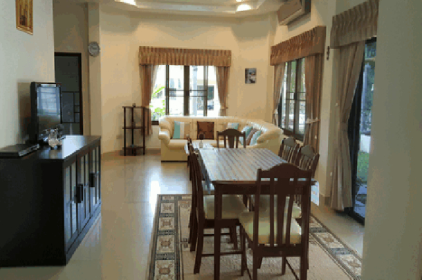 Nice 3 bedroom house at the East Pattaya for sale - Nong Plalai-9