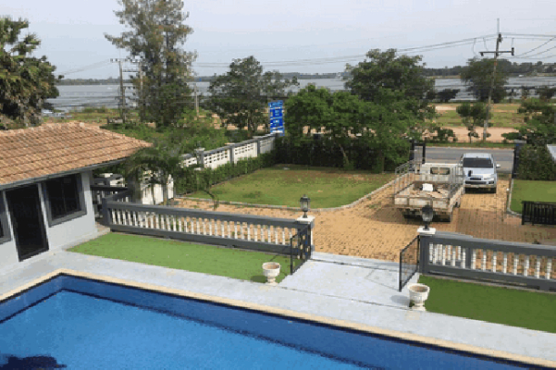 Large 3 bedrooms house opposite mapprachan lake for rent- East Pattaya-12