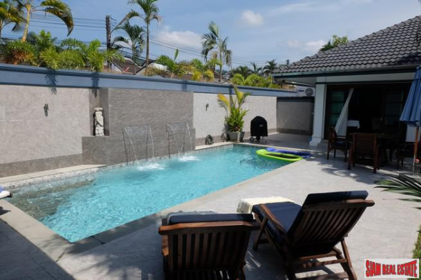 Loch Palm Cove | Large Courtyard Design Three Bedroom Pool Villa for Rent-12