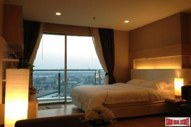 Sky Walk Condo | Large Quality Studio Condo - Unblocked Views on High Floor & Close to BTS Phra Khanong.-6