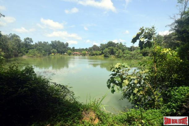 Bung Sawan - A Little Piece of Paradise, Estate with Two Houses and Fishing Lake - Chumphon-11