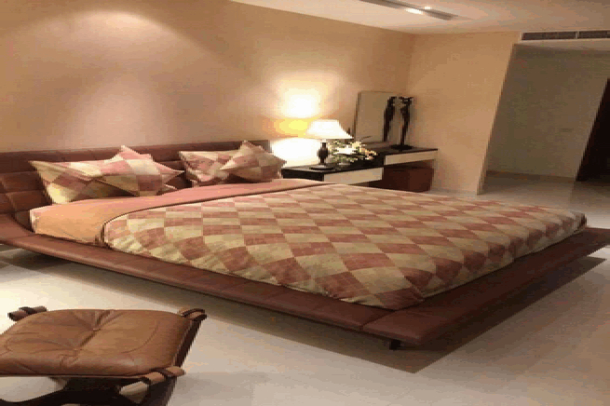 Low rise development  large 1 bedroom condo  for sale - Phratamnak hill-7