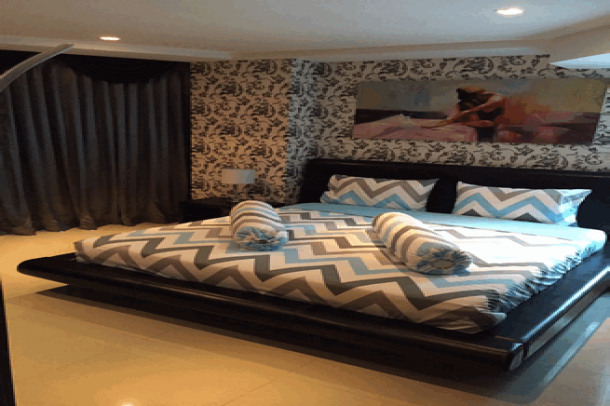Large beautiful 2 bedroom condo at low rise development for sale -Phratamnak-17